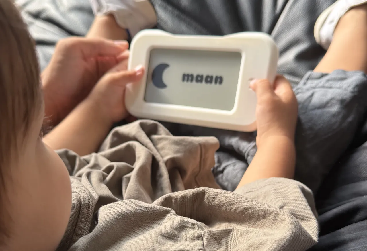 Maan e-ink reader